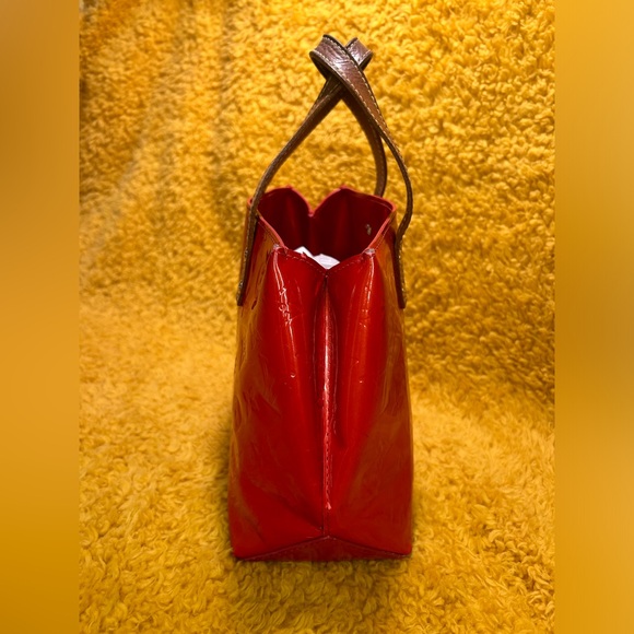Louis Vuitton Red Vernis Reade PM Embossed Monogram Tote - Picture 5 of 16